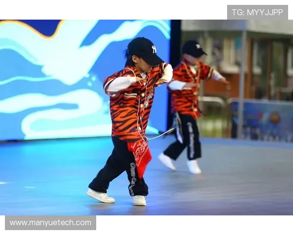 街舞战术解析：西安街舞队边路渗透体系的创新与实践探讨